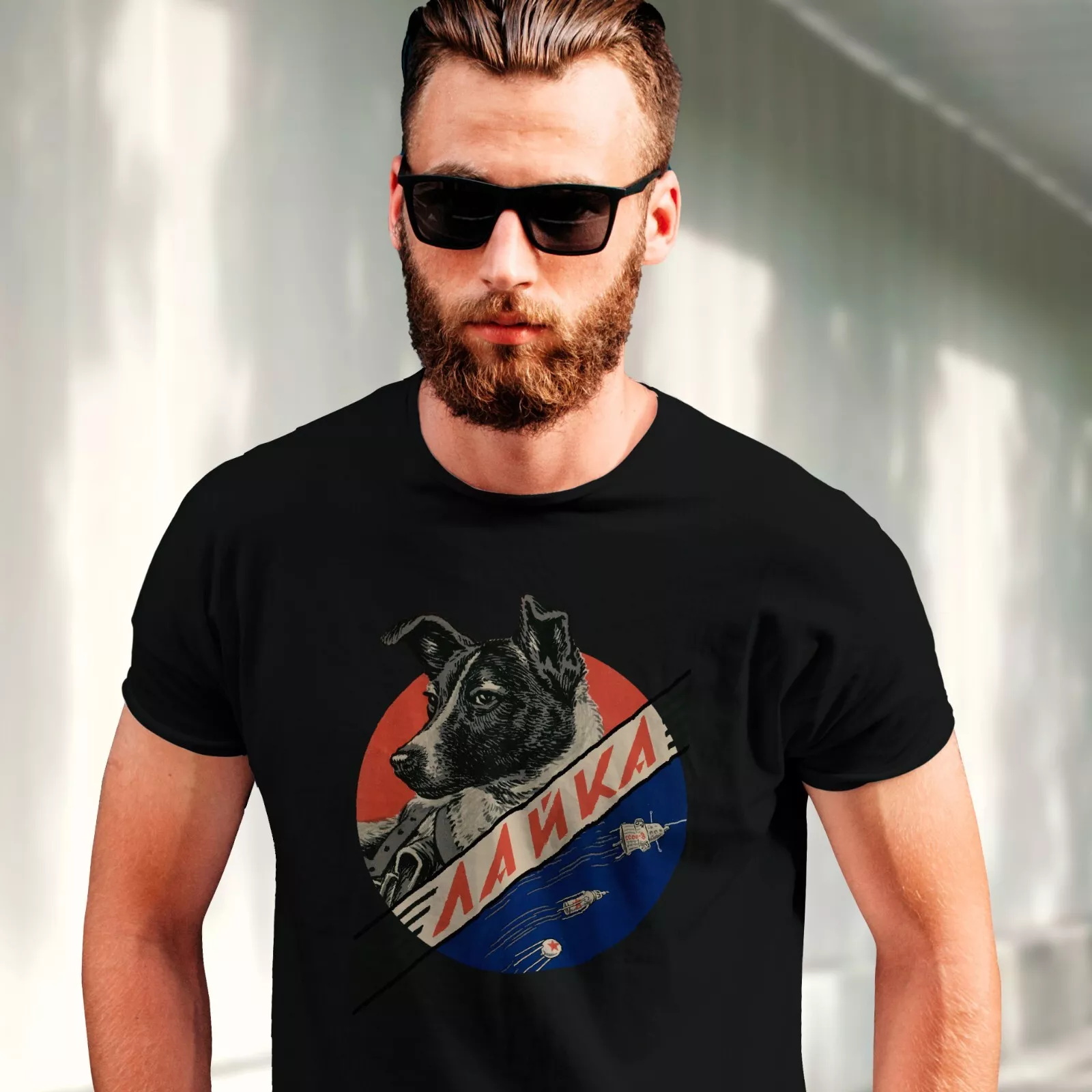 Laika, first space dog (Soviet vintage space) — Unisex t-shirt