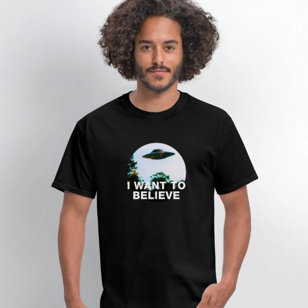 I want to believe. Original The X-Files poster on Men's T-Shirt